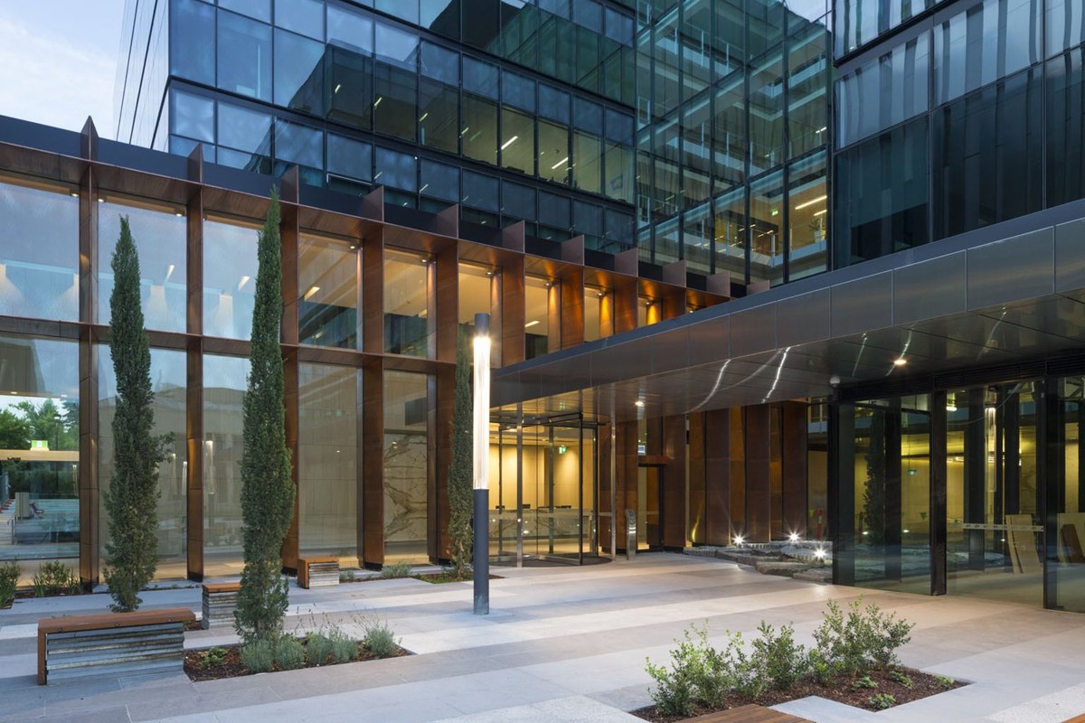 Copper brown florentine sheet metal facade