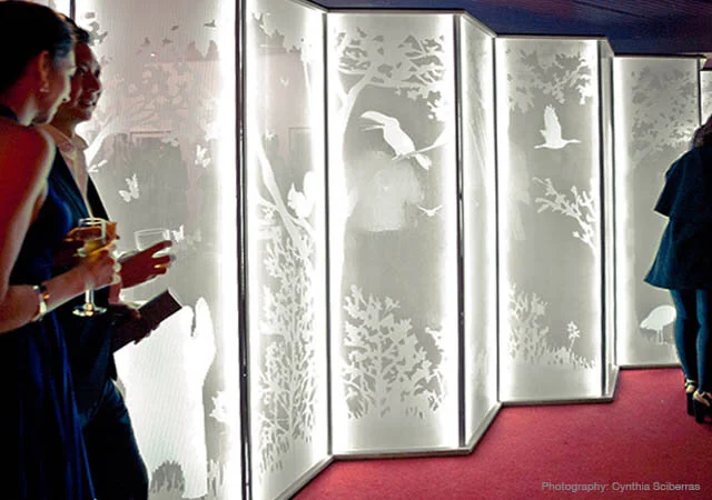 Facet Glass Divider