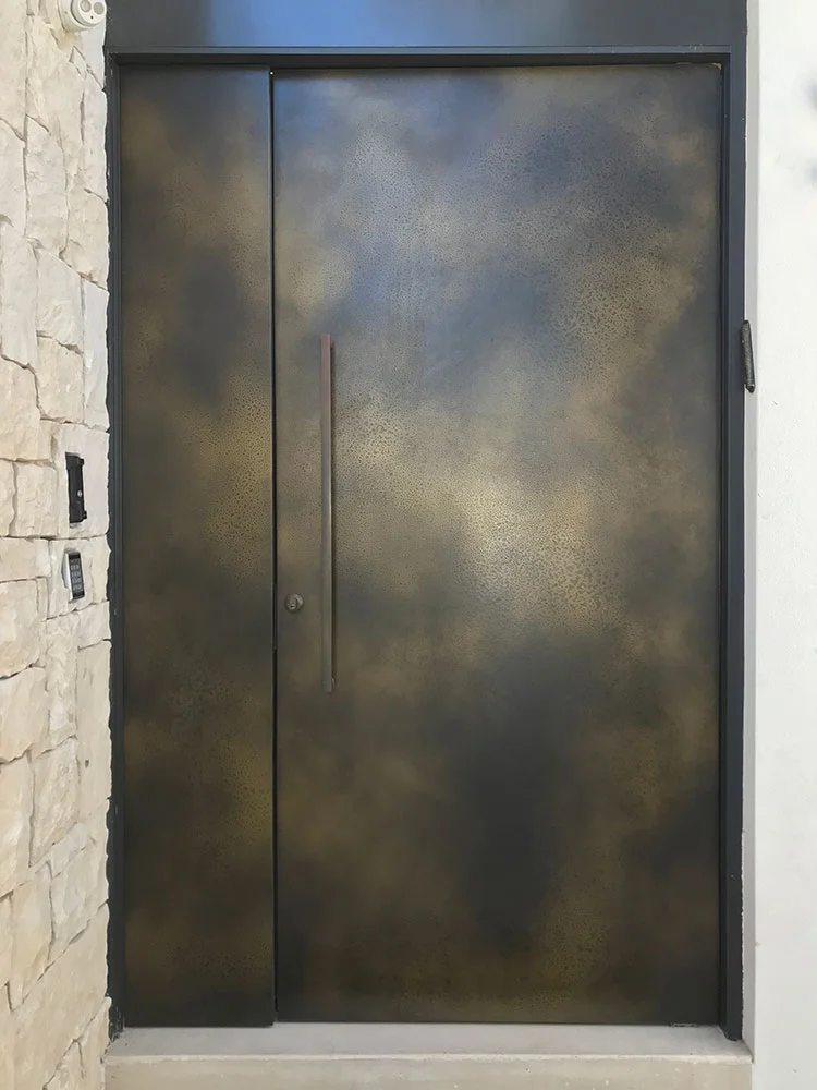 Brass Heavy Lunar Black Florentine