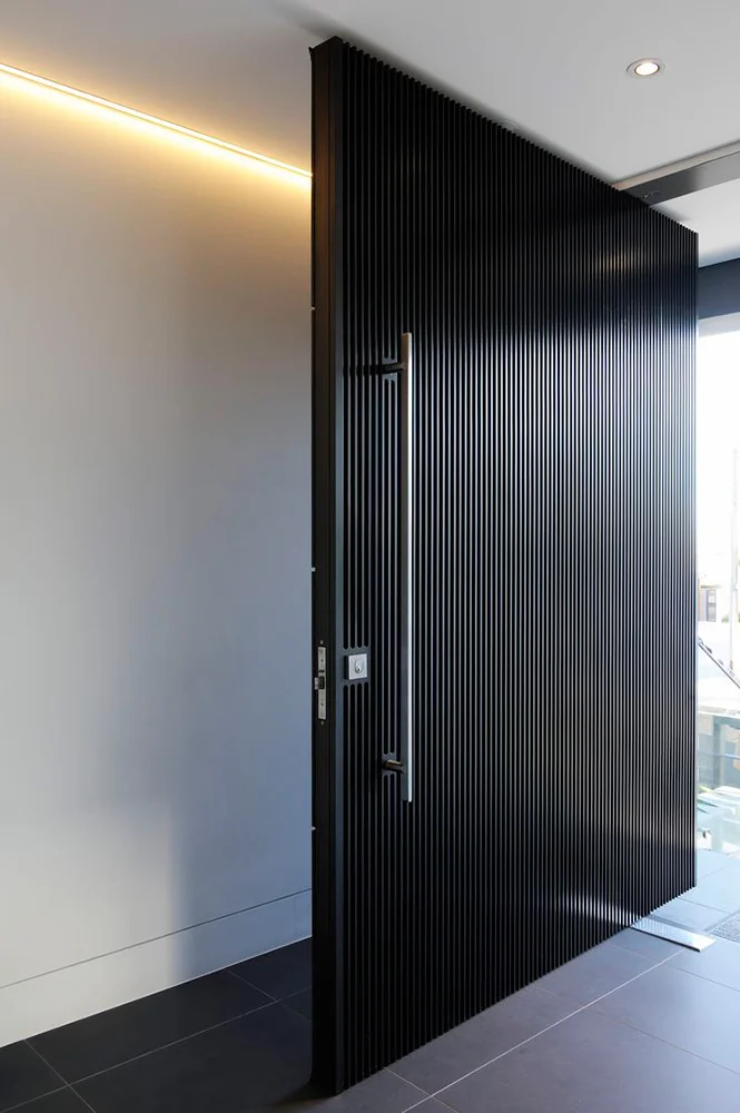 Doric Door | Graphite Smooth/Cast